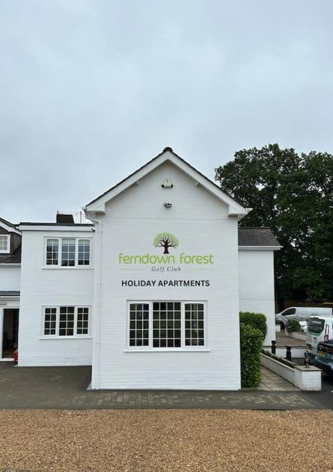 The Dolman At Ferndown Forest Golf Course 외부 사진